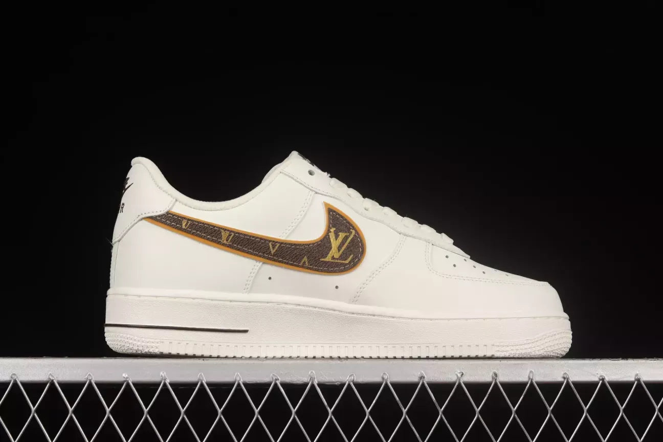 【新商品発売】【今年の新商品】LOUIS VUITTON X NIKE AIR FORCE 1 07 LOW RICE WHITE SHOES SNEAKERS【代金引換】