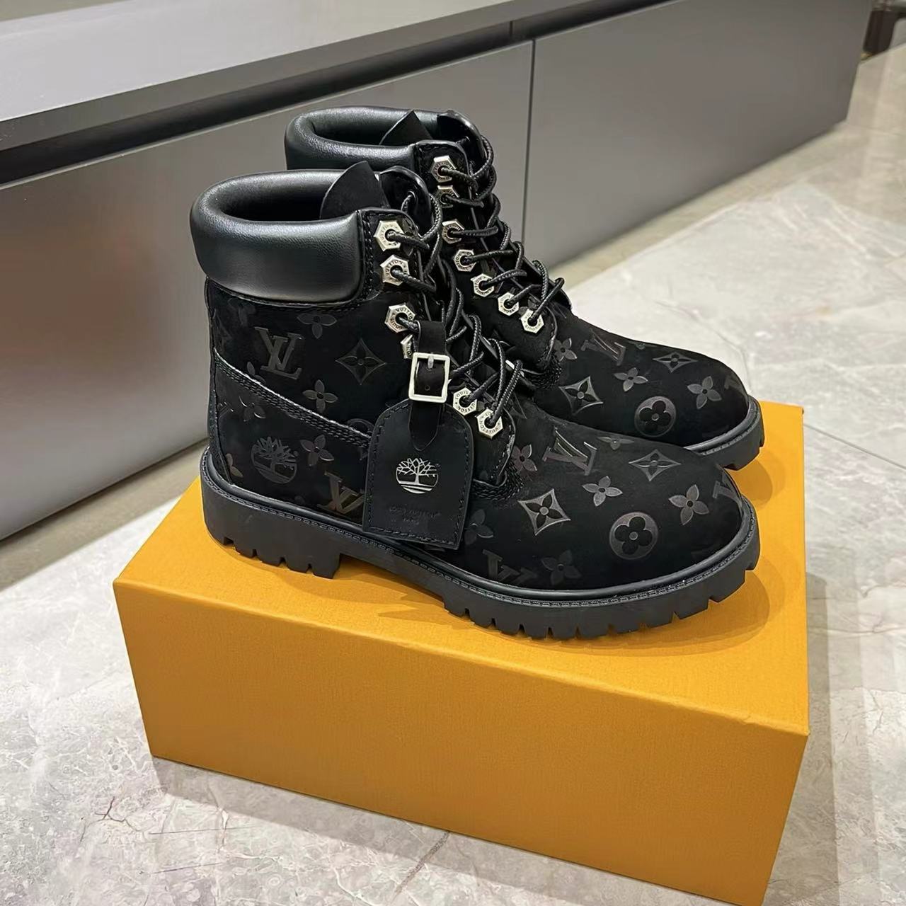 Timberland &Louis Vuitton Boots ユニーセクス