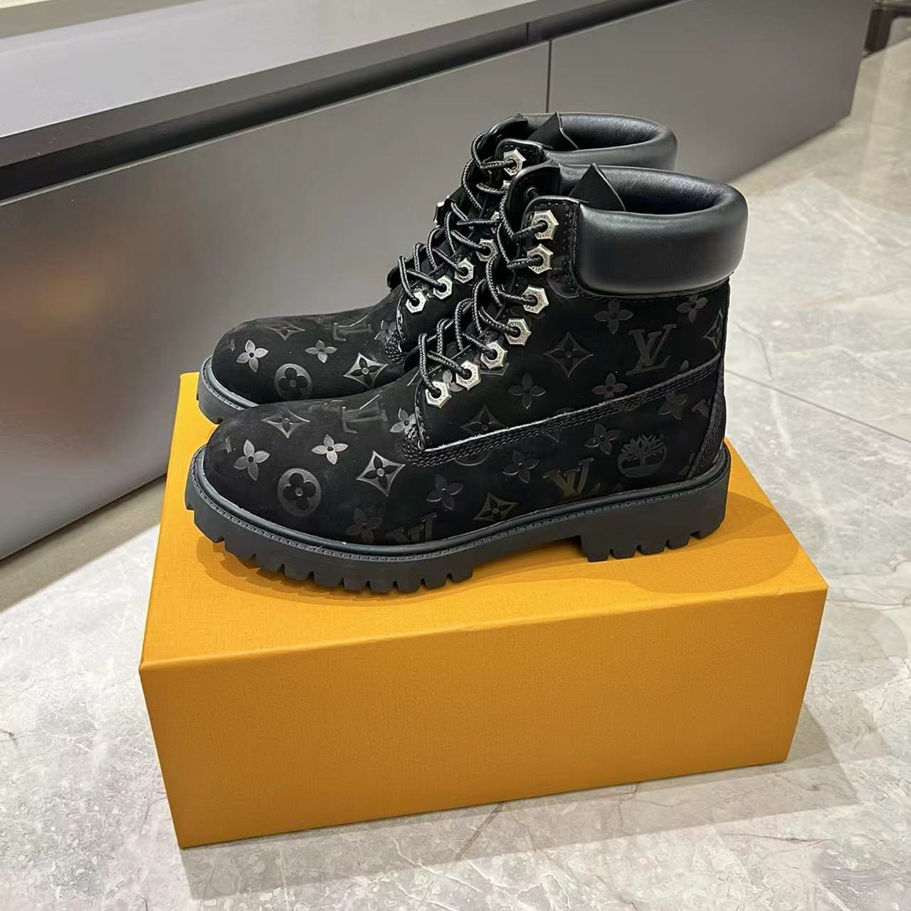 Timberland &Louis Vuitton Boots ユニーセクス