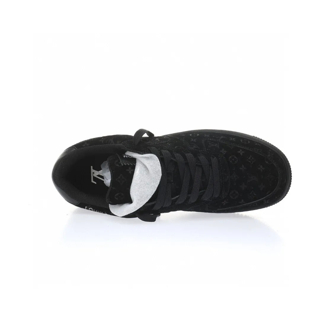 【日本未入荷】?超入手困難LOUIS VUITTON X NIKE AIR FORCE1 黒【代金引換】