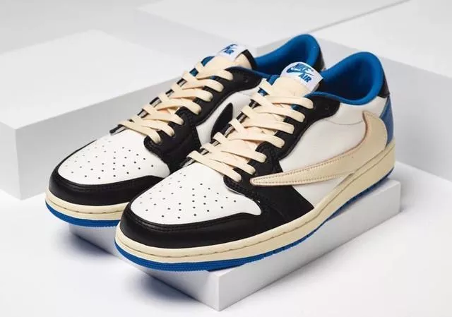 トラビススコットxナイキエアジョーダン1 ローカット「ミリタリーブルー」Travis Scott x Nike Air Jordan 1 Low 