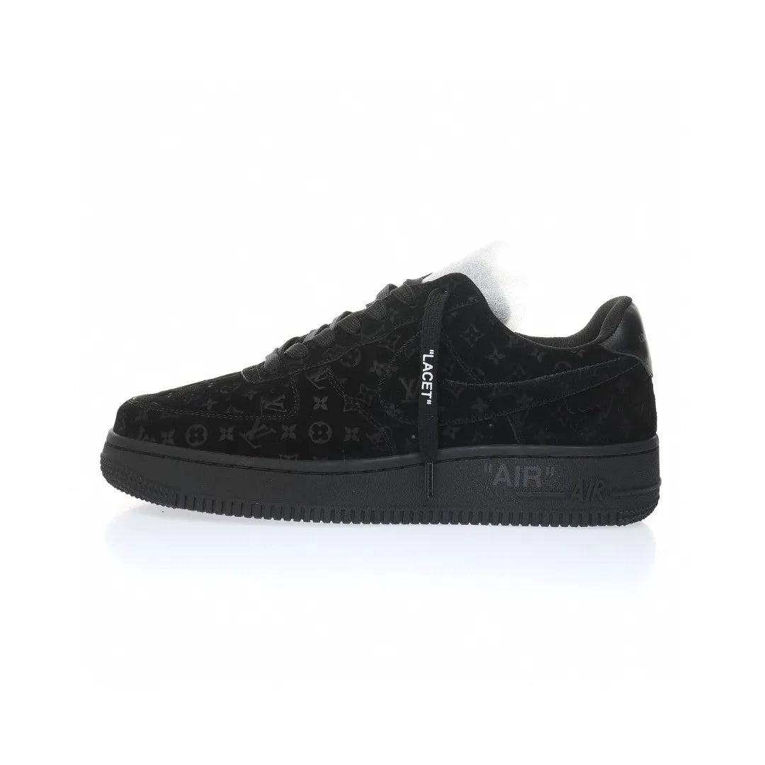 【日本未入荷】?超入手困難LOUIS VUITTON X NIKE AIR FORCE1 黒【代金引換】
