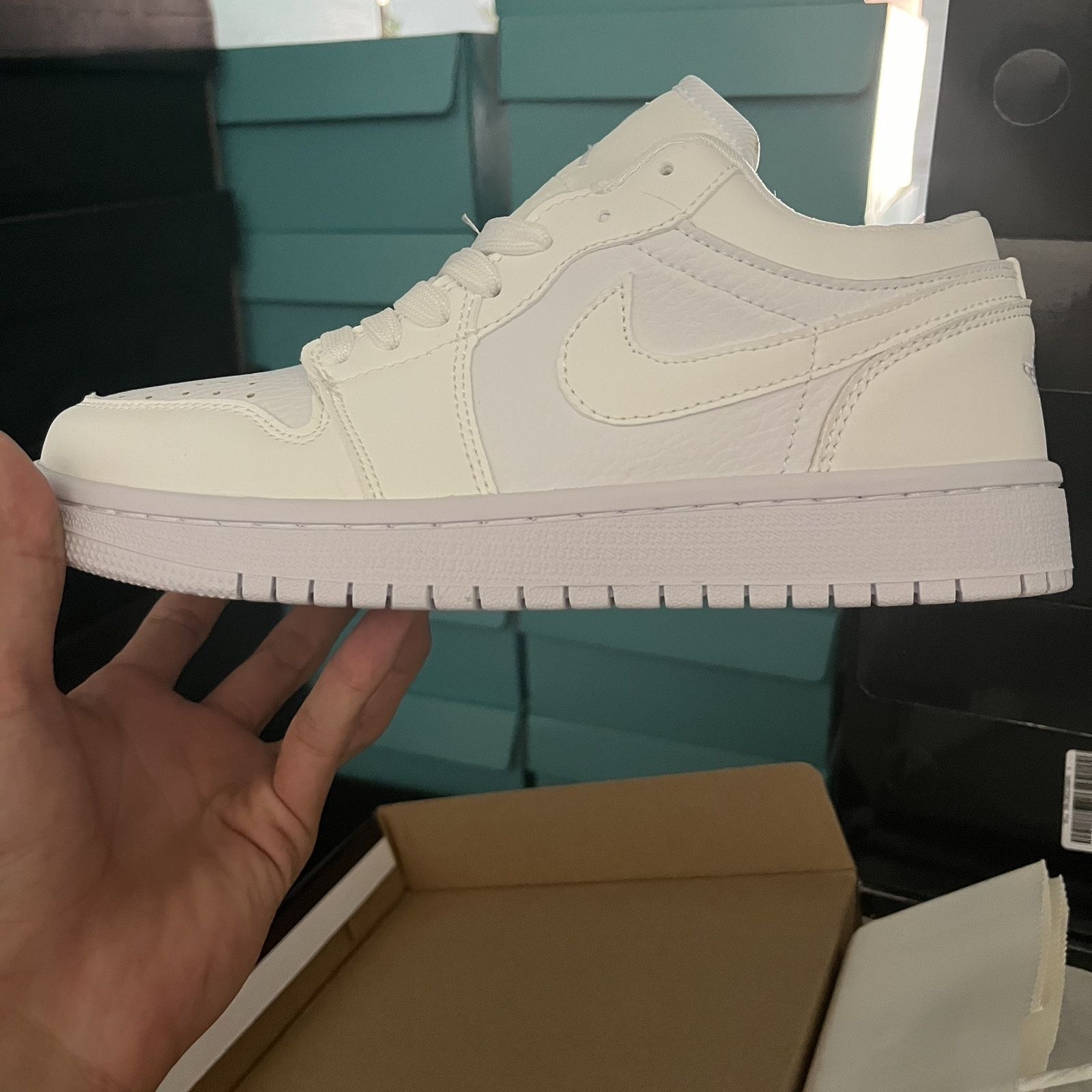 Nike Air jordan1/AJ1/ナイキのバスケットボールスニーカー/人気スニーカー/大人気の靴
