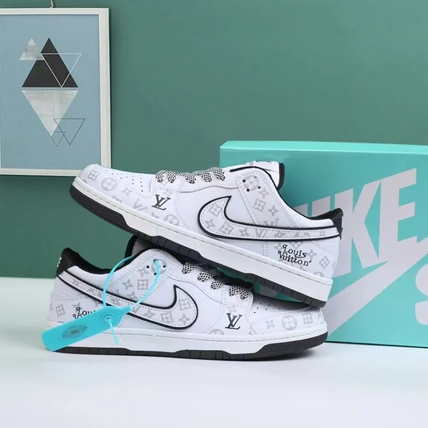 【正規品保証、公式と同じデザイン】NIKE 新作限定販売?最新 gucci&The North Face SB LOW【海外ブランド直営店】