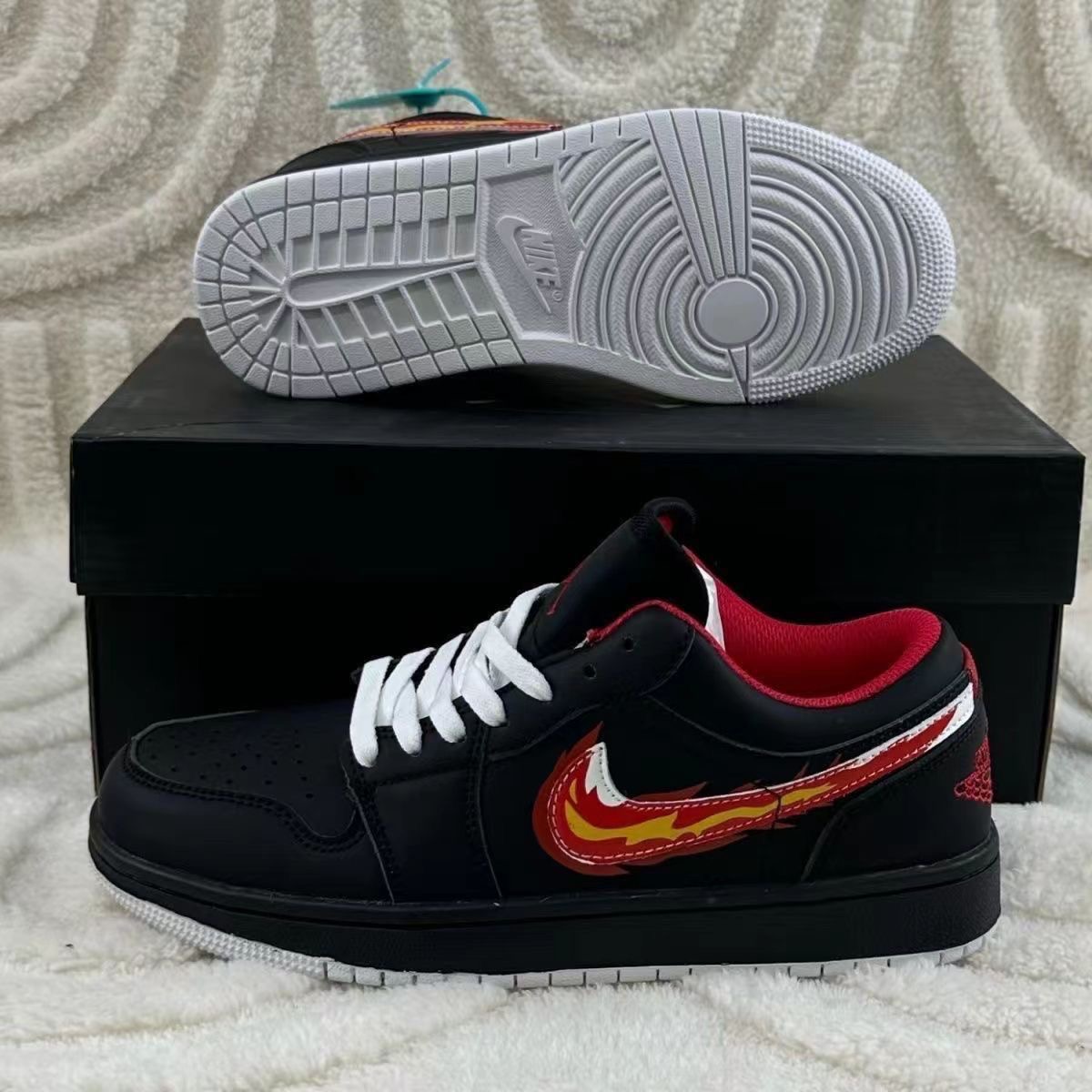 Nike Air jordan1/AJ1/ナイキのバスケットボールスニーカー/人気スニーカー/大人気の靴