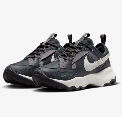 【NIKE】WMNS TC 7900