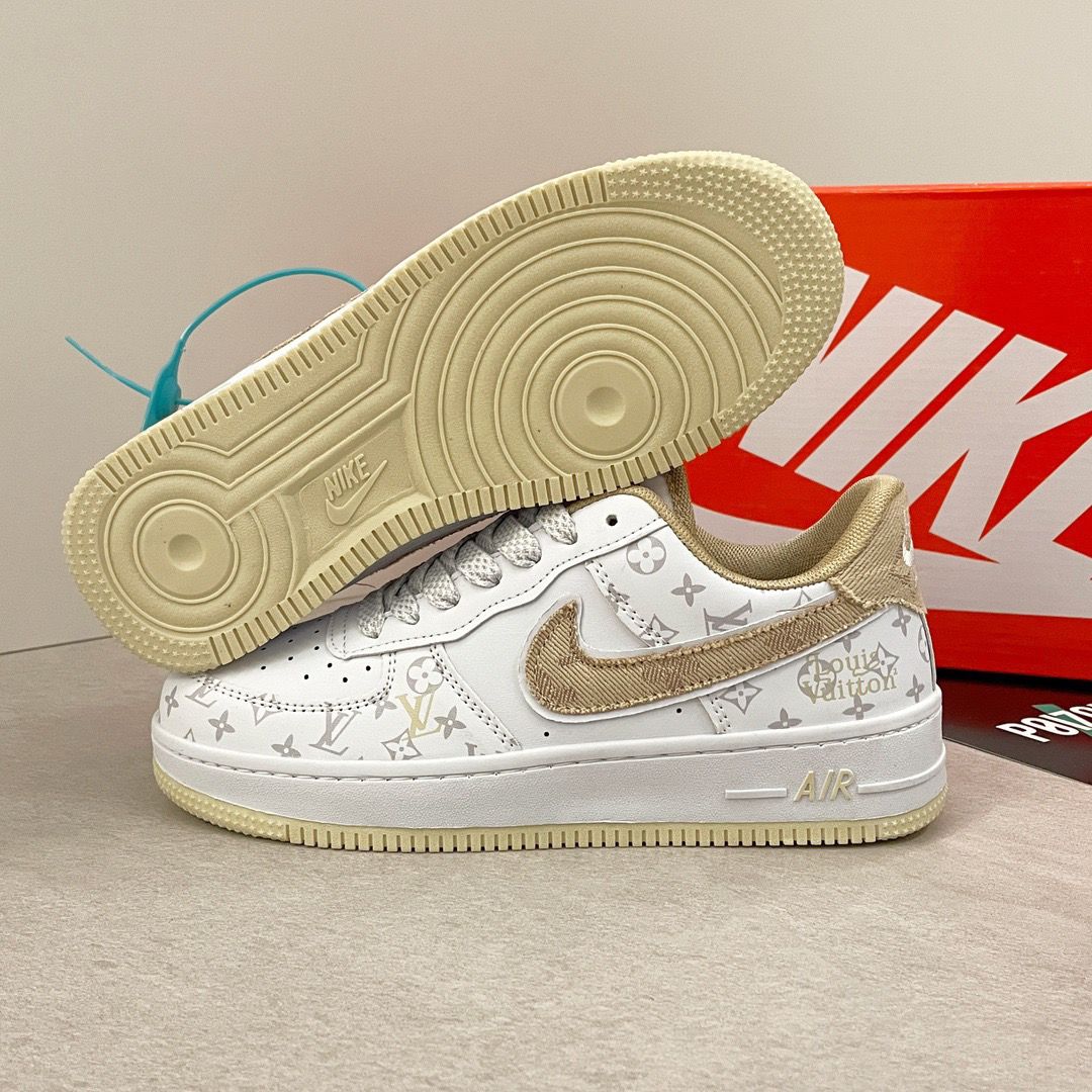 【正規品保証、公式と同じデザイン】NIKE 新作限定販売?最新 gucci&The North Face SB LOW【海外ブランド直営店】