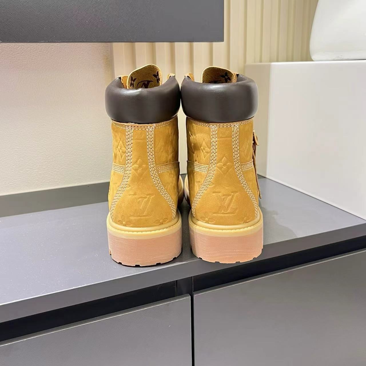 Timberland &Louis Vuitton Boots ユニーセクス