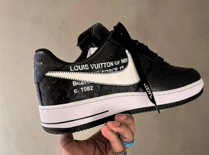【新商品発売】【今年の新商品】THE LOUIS VUITTON X NIKE AIR FORCE 1【代金引換】七色