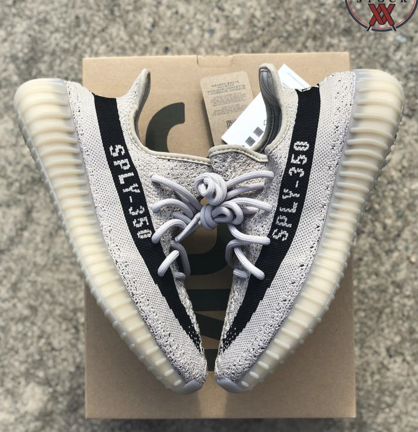 ★YEEZY★送関込★入手困難！世界が欲しがるイージーブースト★