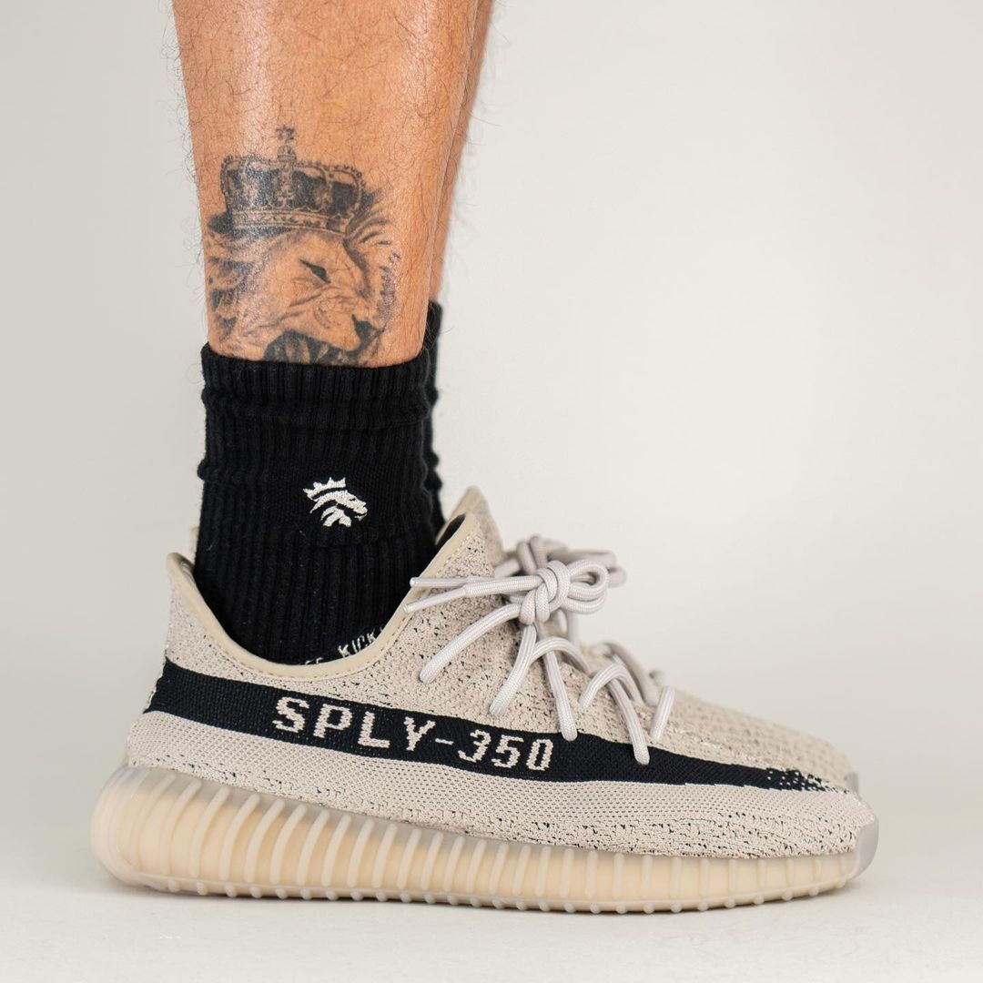 ★YEEZY★送関込★入手困難！世界が欲しがるイージーブースト★