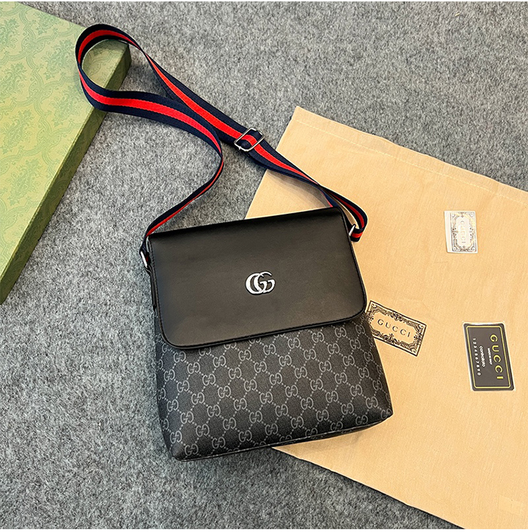 GUCCIメンズクロスボディバッグ 22 al 93807