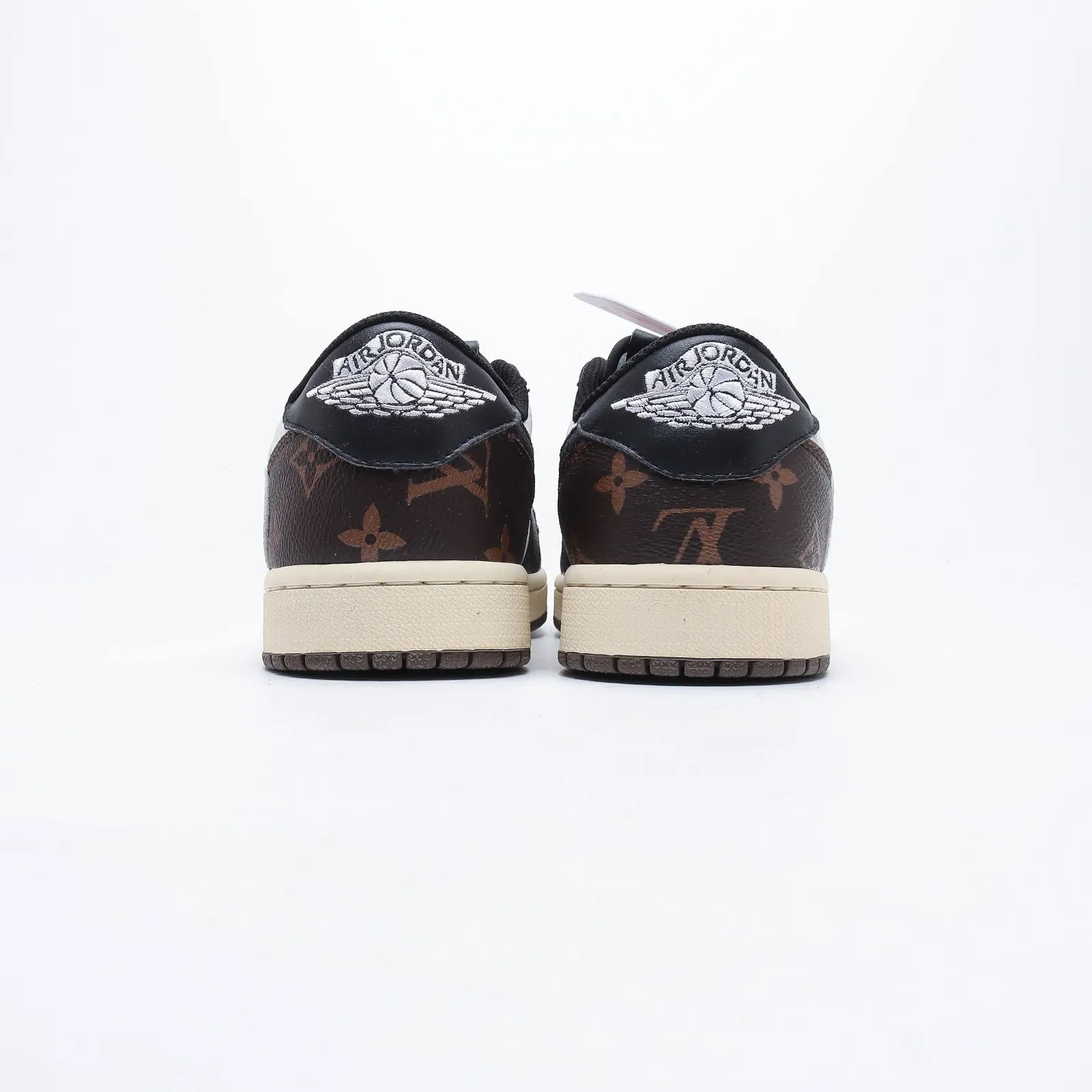 【日本未入荷】LOUIS VUITTON X TRAVIS SCOTT X NIKE AIR JORDAN 1 LOW OG SP