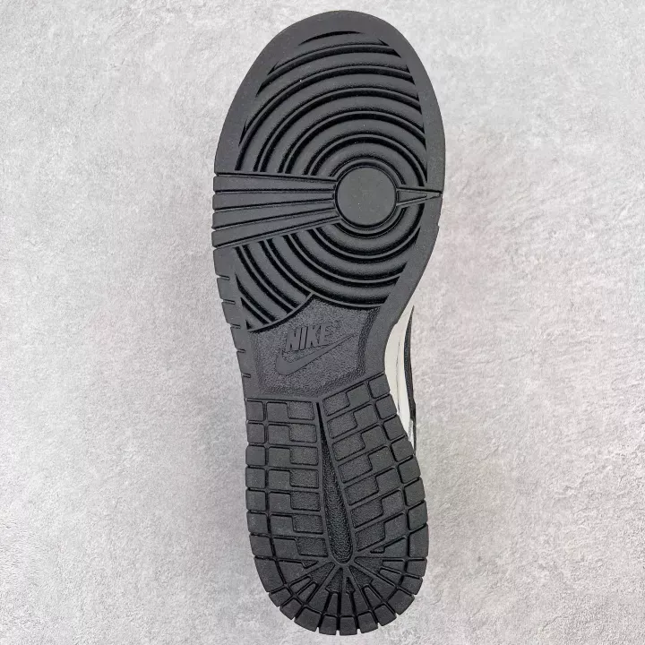 ★NIKE★送関込★激レア確定！世界が欲しがるプレミアムな逸足? 【今年の新商品】【新商品発売】頭文字D×NIKE Low Dunks
