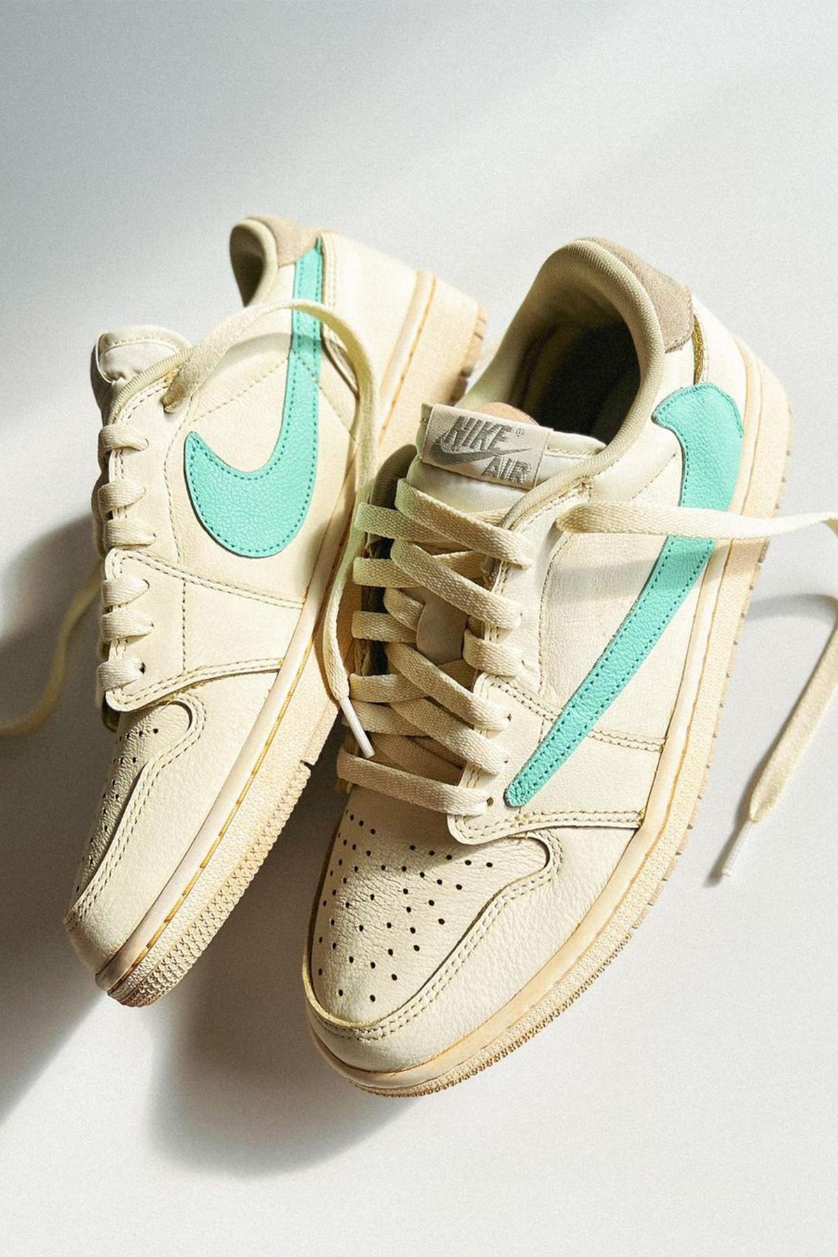 Travis Scott（トラヴィス?スコット）x Air Jordan 1 Low を“Tiffany & Co.