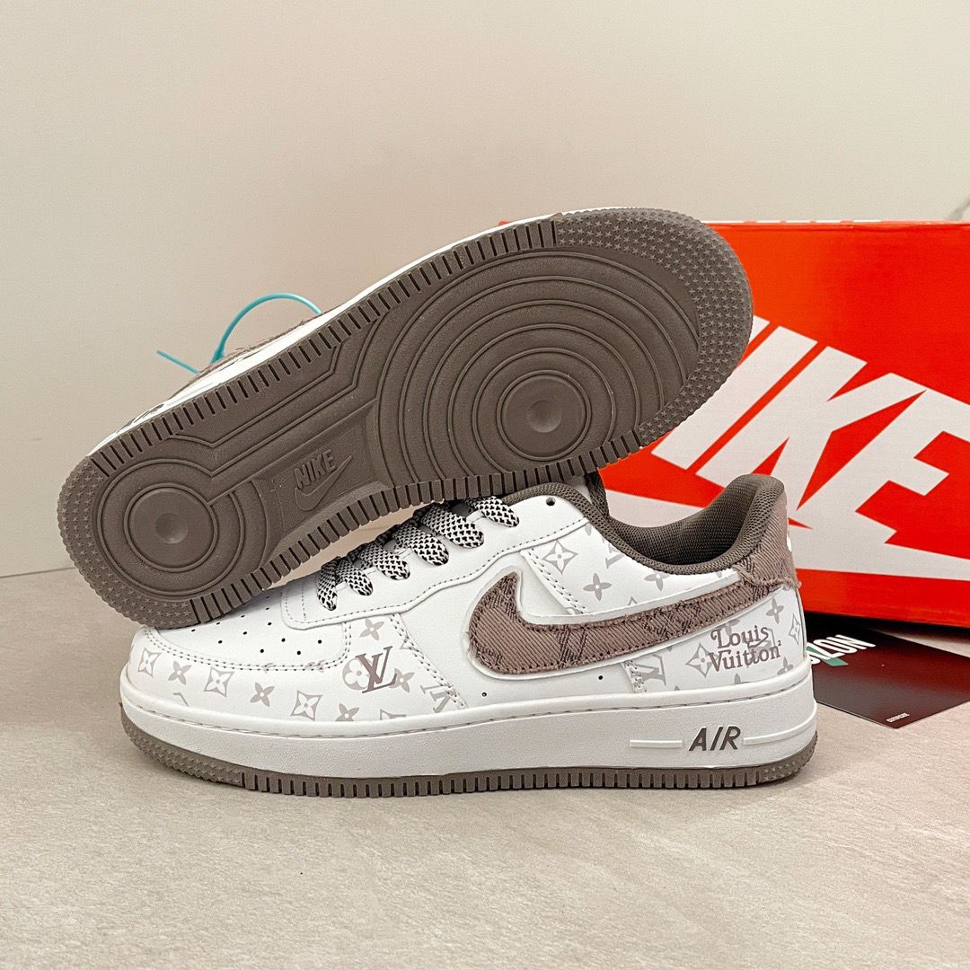 【正規品保証、公式と同じデザイン】NIKE 新作限定販売?最新 gucci&The North Face SB LOW【海外ブランド直営店】