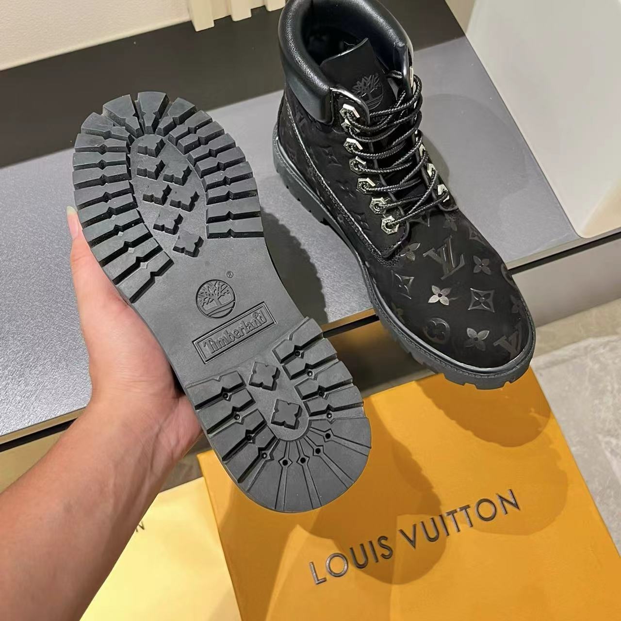 Timberland &Louis Vuitton Boots ユニーセクス