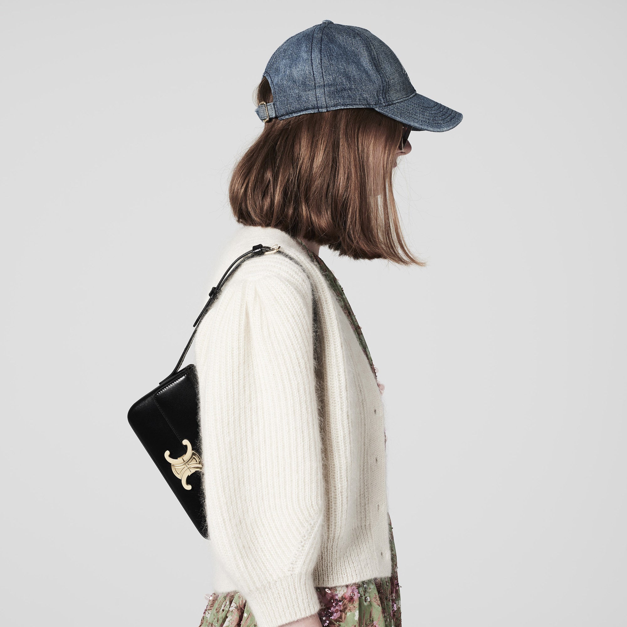 新作 CELINE? トリオンフ ショルダーバッグ カーフスキン