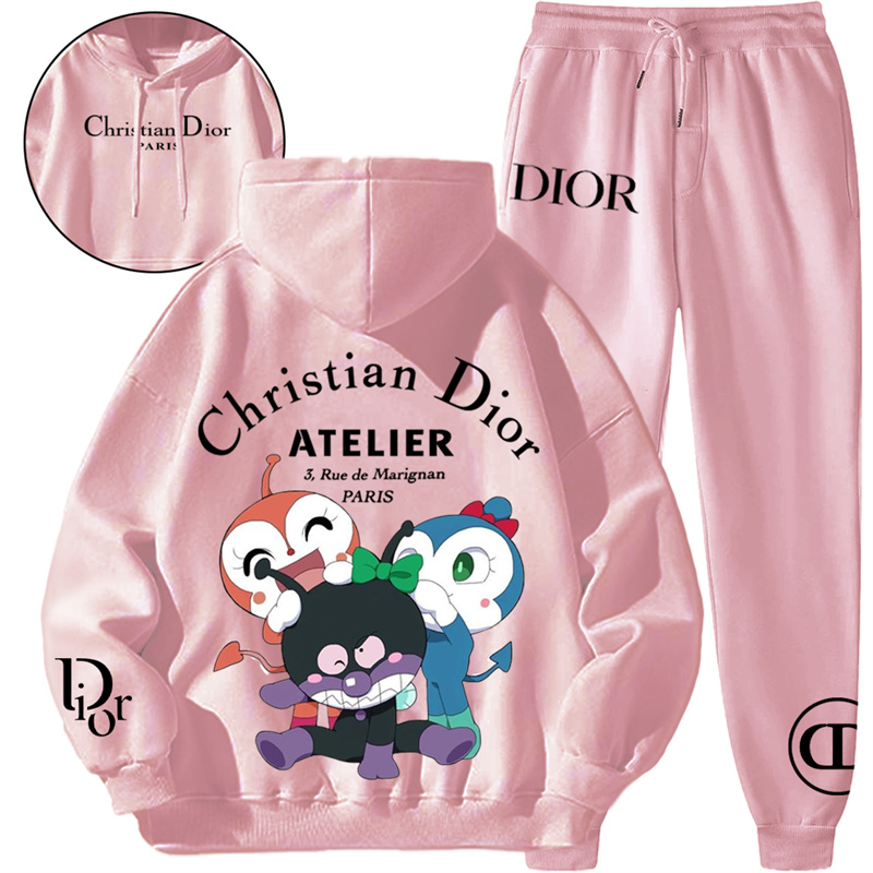 【 DIOR 】かわいいデザインの定番ですパーカーのスーツです