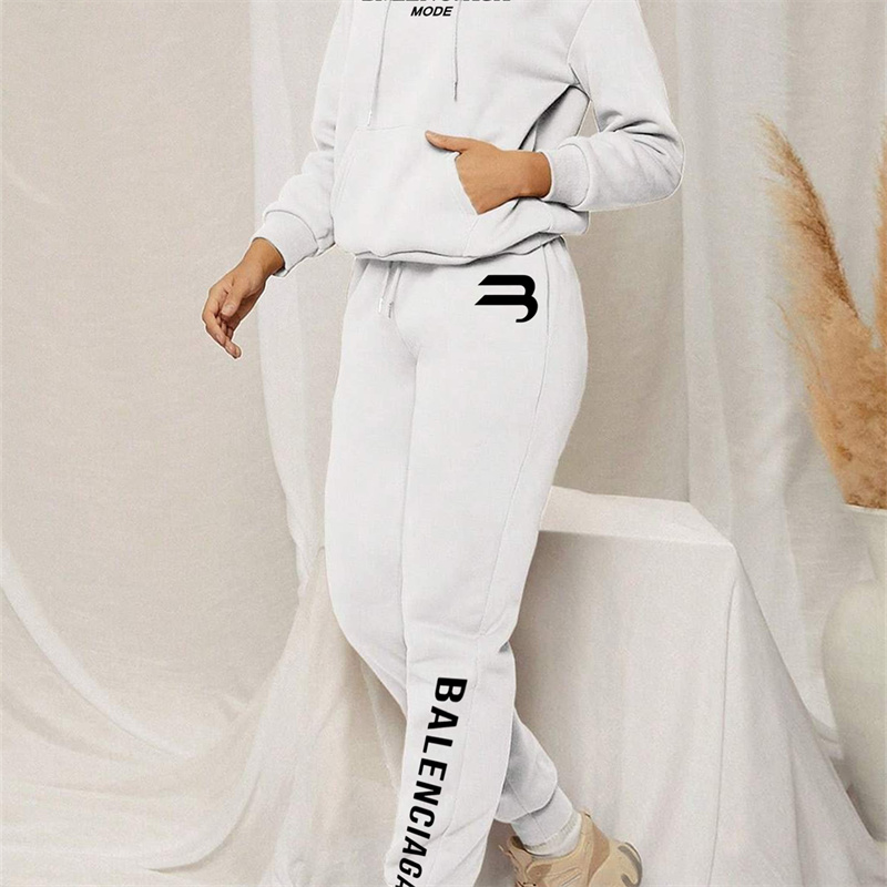 【 BALENCIAGA 】箇性的なファッションの男の子ですパーカーのスーツです