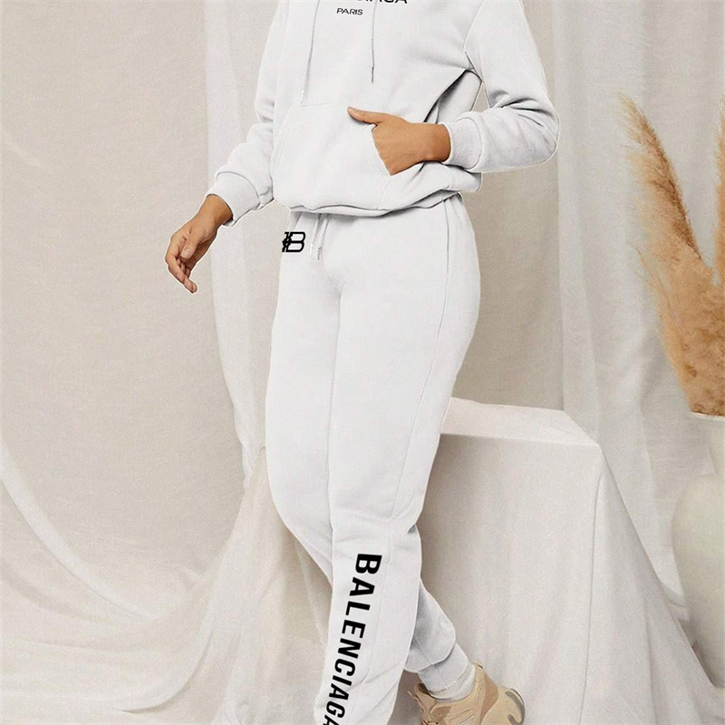 【 BALENCIAGA 】ユニークなデザインですファッション水墨蝶ですパーカーのスーツです
