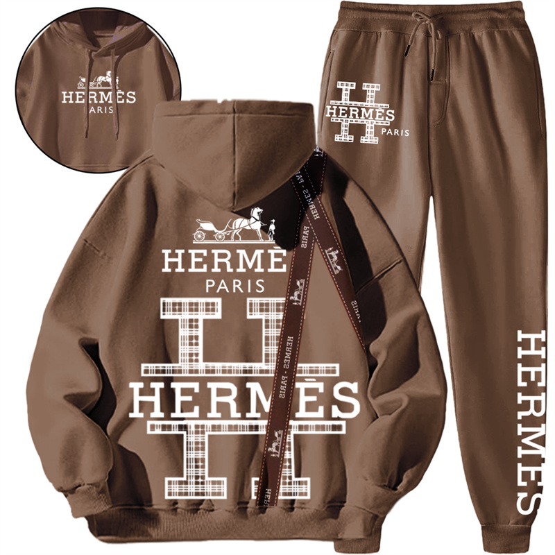 【HERMES】デザインがおしゃれですパーカーのスーツです