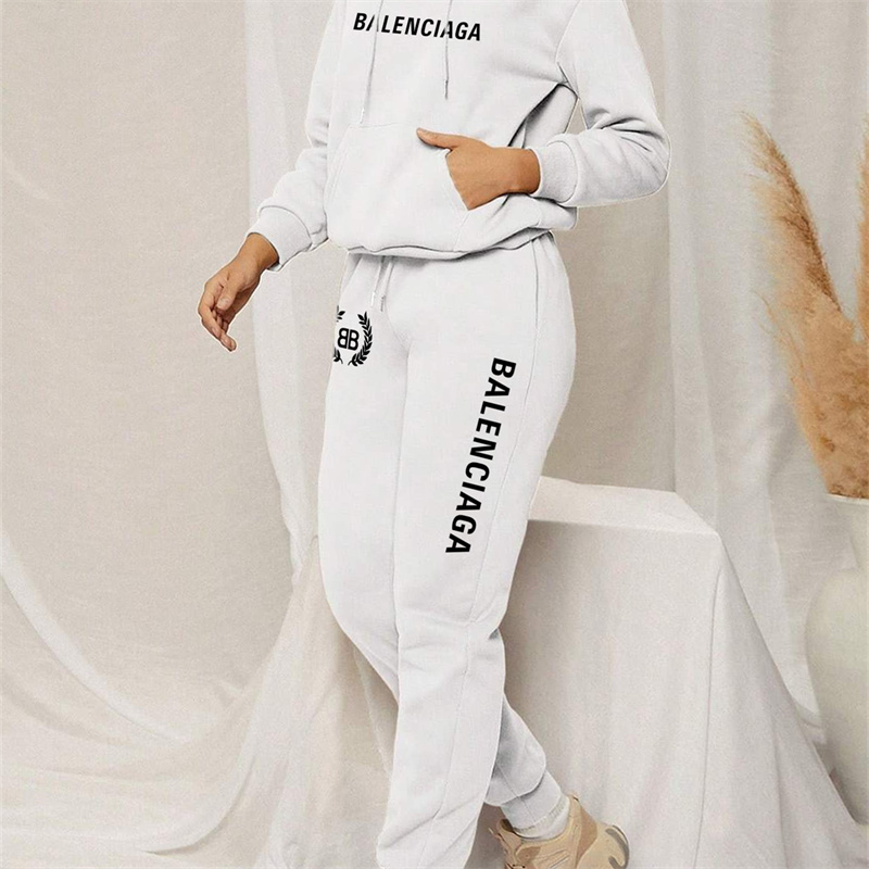 【Balenciaga 】シンプルなデザインのカラーマウスのファッションパーカーのセットです
