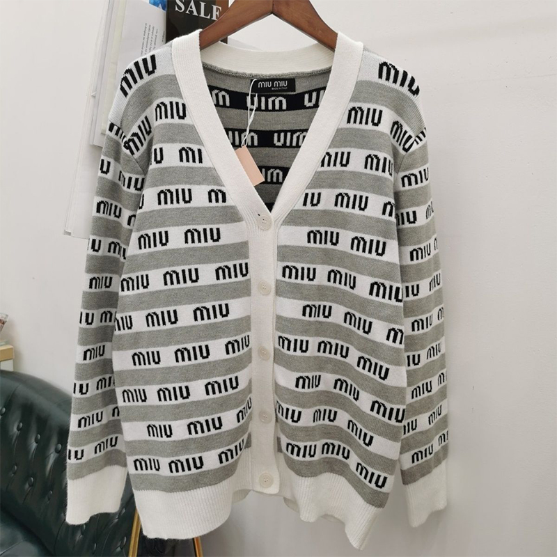 miumiu秋冬の新作Vネックカーディガン08 SS95654
