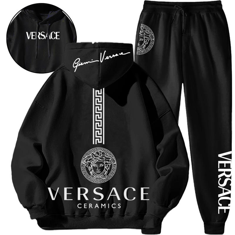 【 VERSACE 】高級ファッショントレンドですパーカーのスーツです