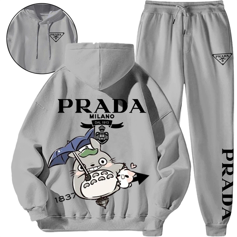【 PRADA 】TOTOROシンプルな傘子猫ですパーカーのスーツです
