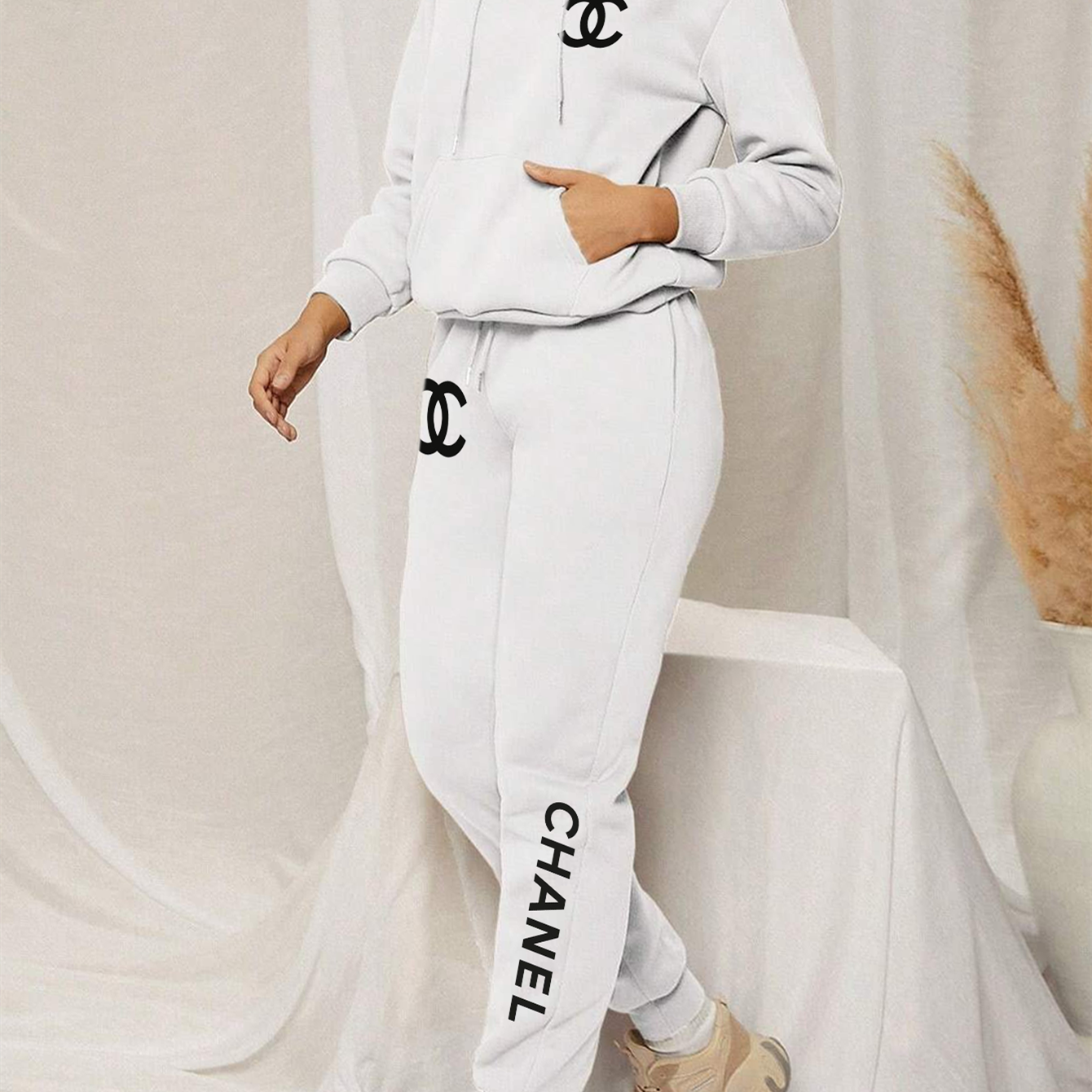 【 Chanel】ファッション大手IP連名デザイン衛衣スーツです