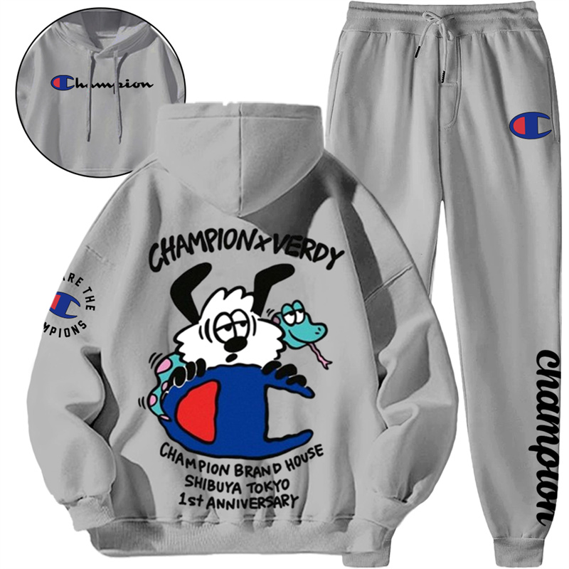 【 CHAMPION 】連名のかわいい子犬ですパーカーのスーツです