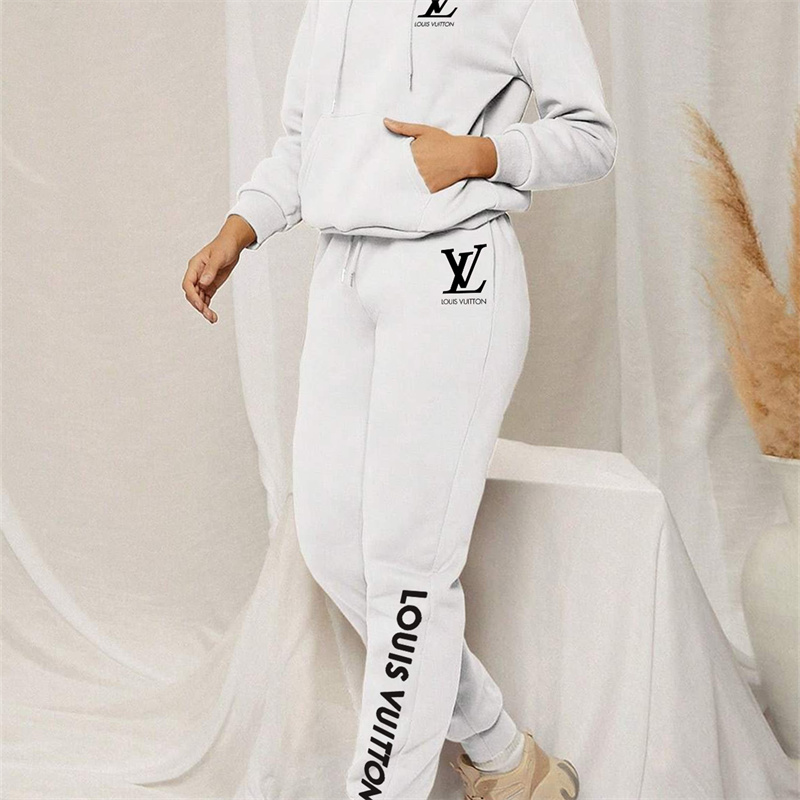 【LOUIS VUITTON】TOTORO線のデザインのスタイル猫ですパーカーのスーツです