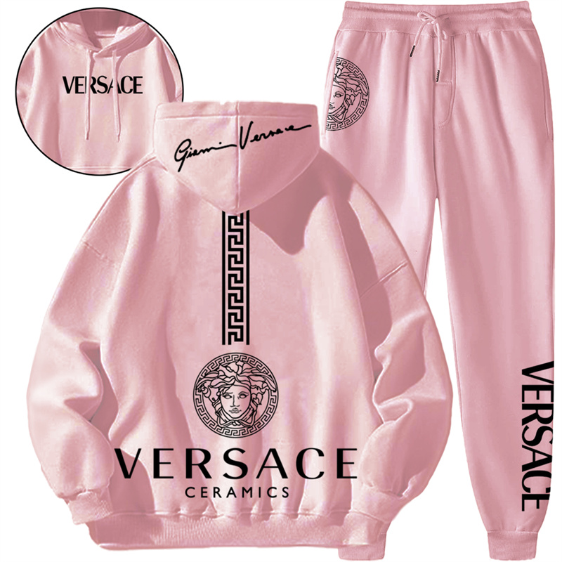 【 VERSACE 】高級ファッショントレンドですパーカーのスーツです
