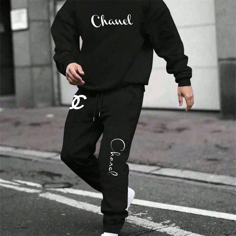 【 CHANEL 】TOTORO かわいい猫キャラクターのシンプルなデザインですパーカーのスーツです