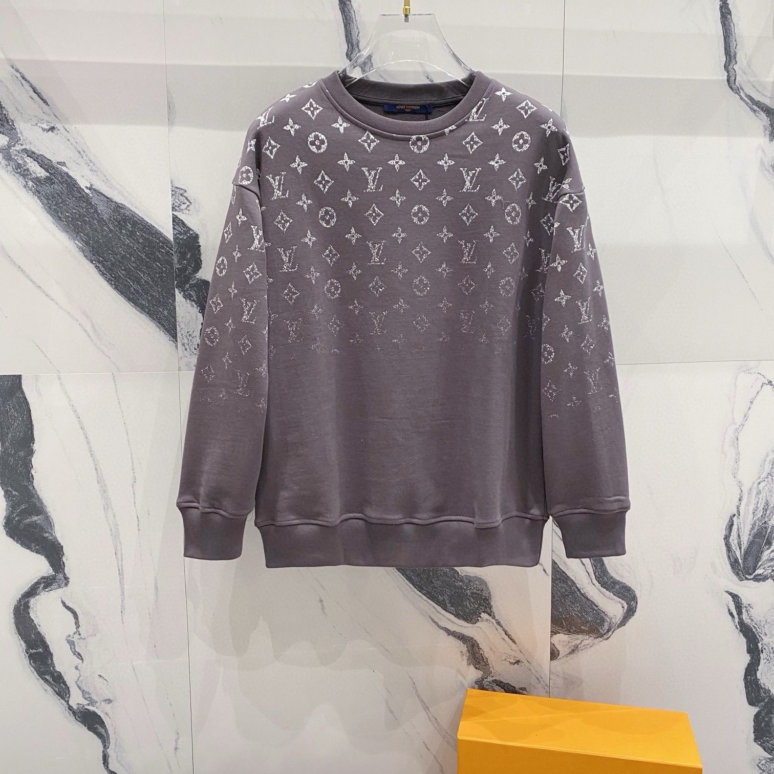 ルイヴィトン/トレーナー/ルイヴィトントレーナー/人気トレーナー/人気/Louis Vuitton