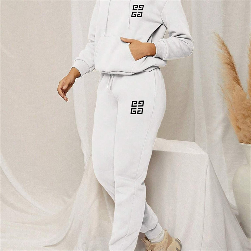 【 Givenchy 】かわいいデザインの猫連名ファッションパーカーのセットです