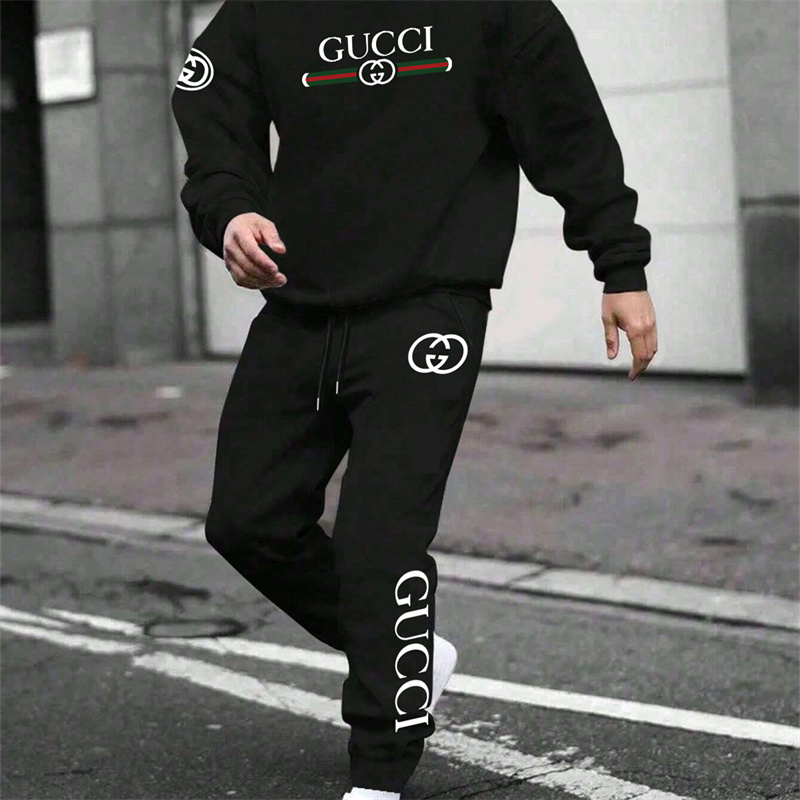【GUCCI】MICKEY 旅のキャラクターですパーカーのスーツです