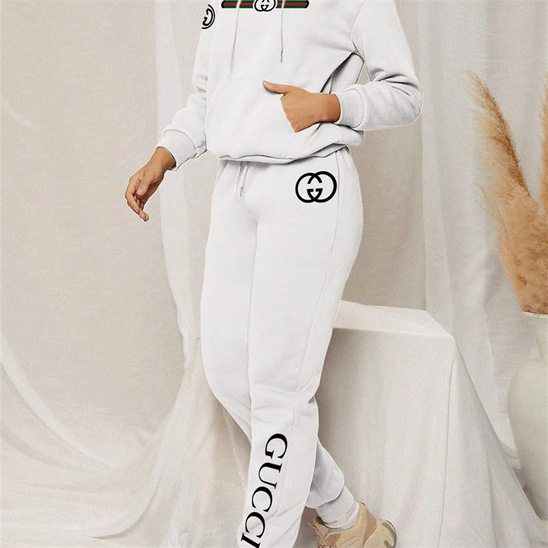 【GUCCI】MICKEY 旅のキャラクターですパーカーのスーツです