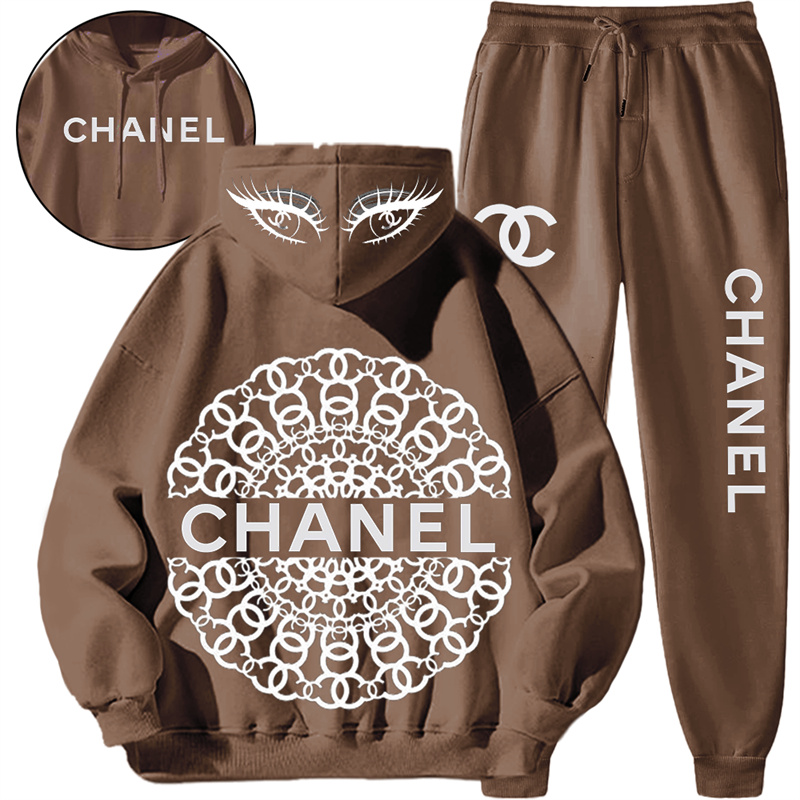 【 Chanel 】スタイリッシュでデザイン性の高いブランドの連名パーカーのセットです