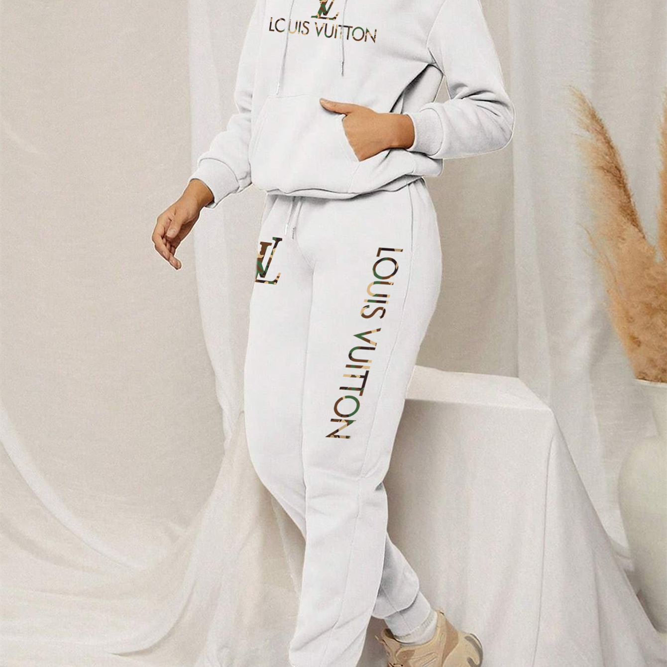 【 Louis Vuitton】迷彩ストリートファッションスタイルドクロパーカーのスーツです