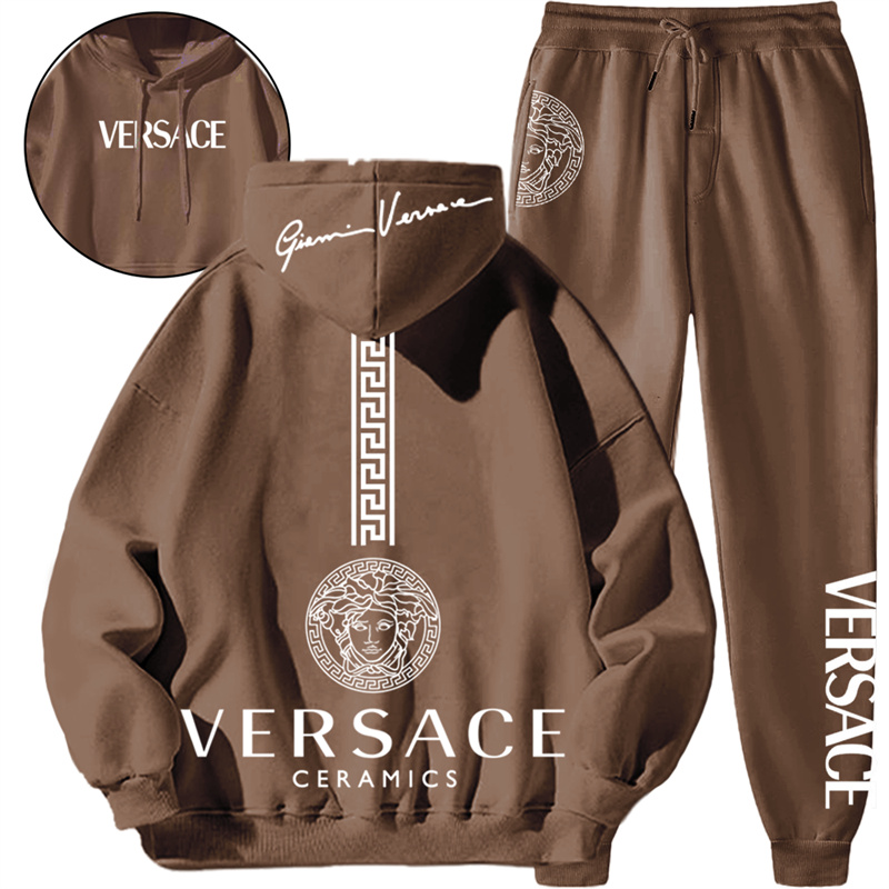 【 VERSACE 】高級ファッショントレンドですパーカーのスーツです