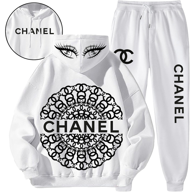 【 Chanel 】スタイリッシュでデザイン性の高いブランドの連名パーカーのセットです