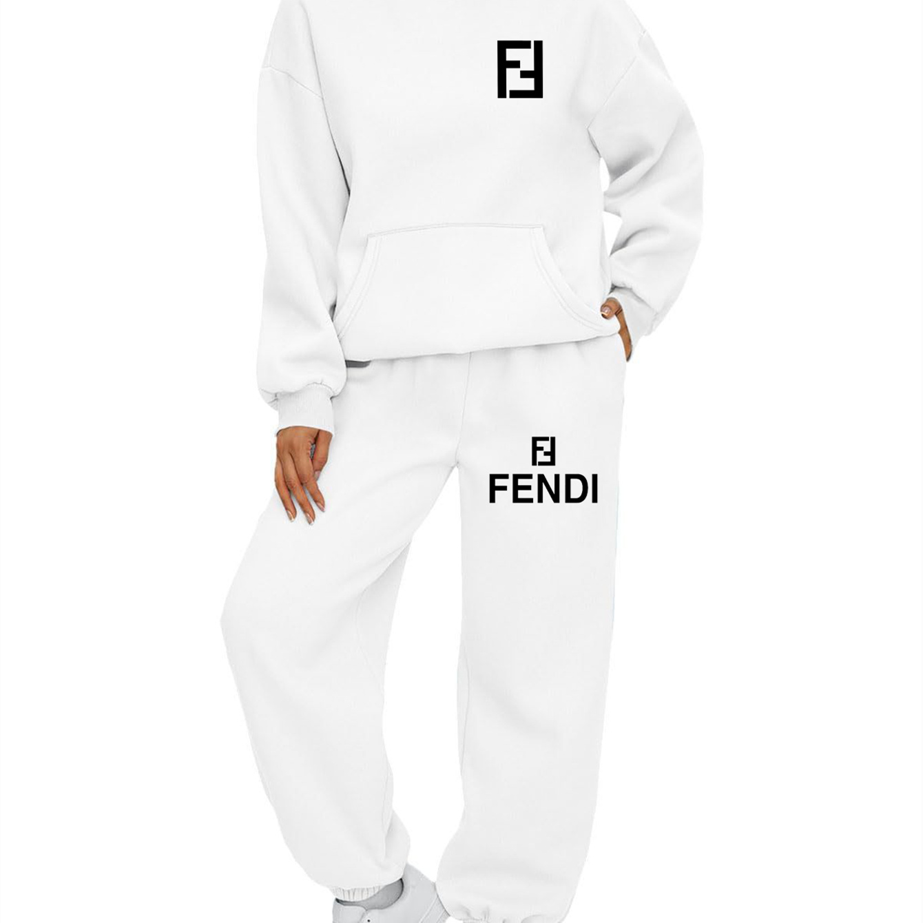 【 Fendi 】人気アニメの連名デザインのパーカーセットです