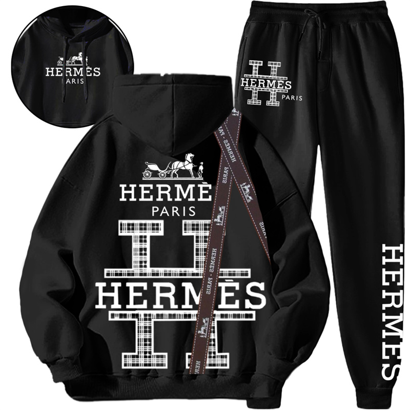 【HERMES】デザインがおしゃれですパーカーのスーツです