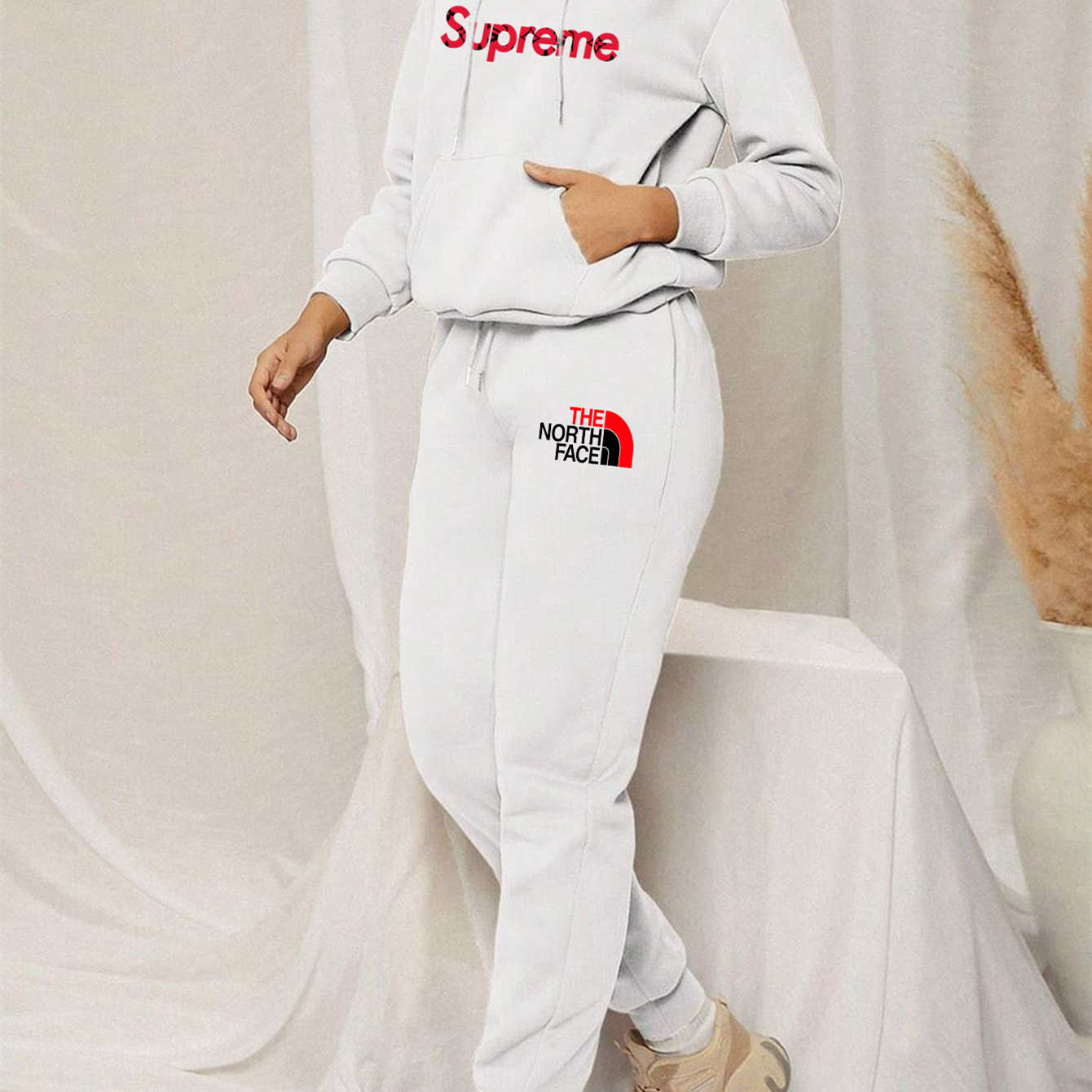 【 Supreme x The North 】箇性的なデザインのブランドの衛衣のスーツです