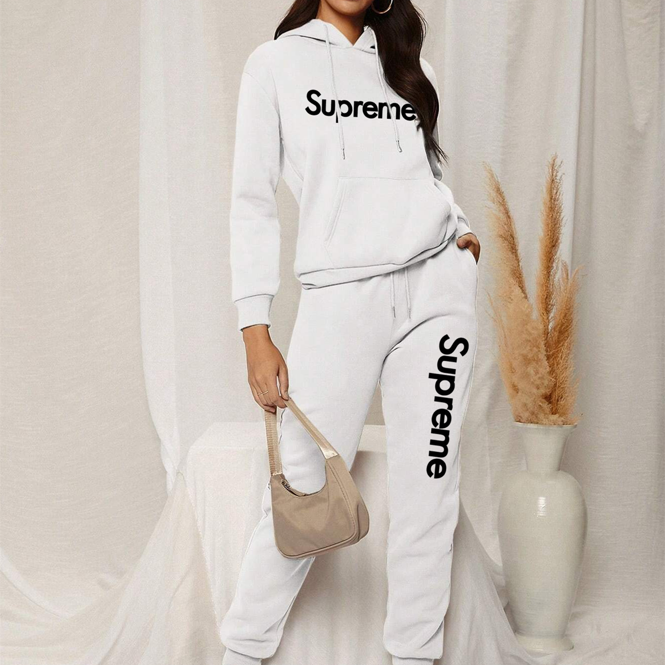 【 Supreme 】世界を旅する子犬のおしゃれなパーカーのセットです