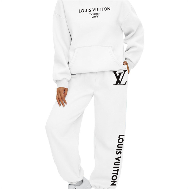 【 LOUIS VUITTON 】TOTOR 人気のかわいい猫ですパーカーのスーツです