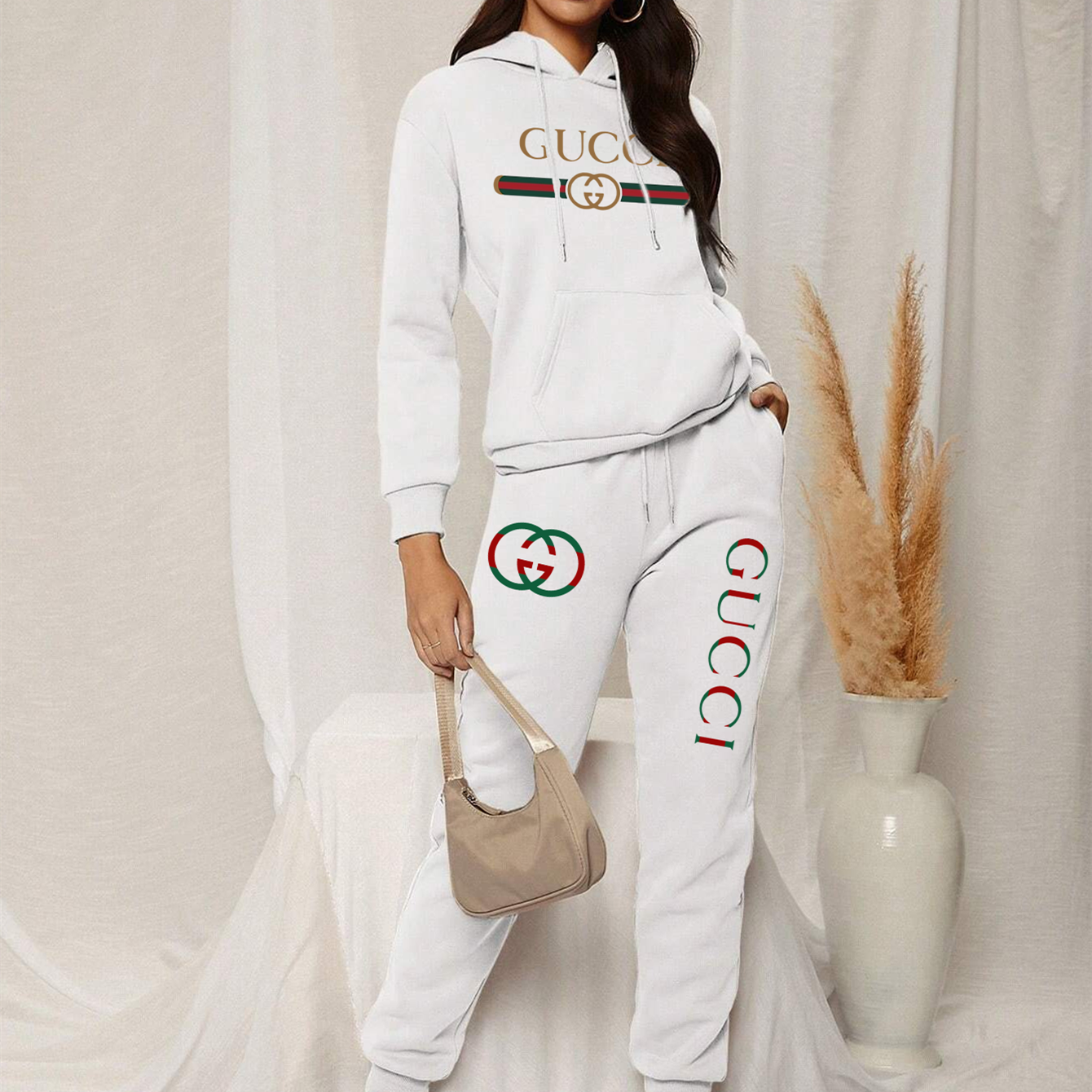 【 Gucci 】デザインがおしゃれなパーカーのセットです