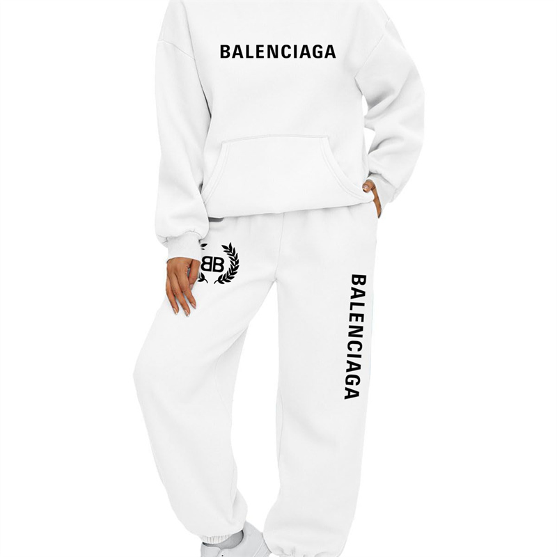 【Balenciaga 】シンプルなデザインのカラーマウスのファッションパーカーのセットです